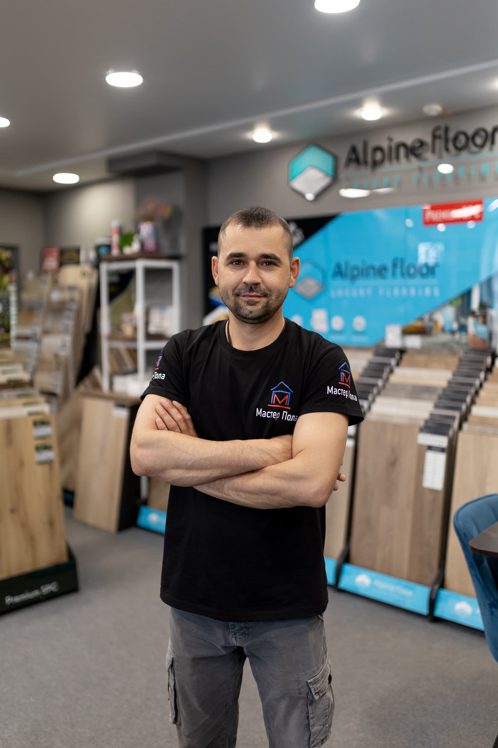 Профессиональный монтаж напольных покрытий в Тюмени. Мастер Николай